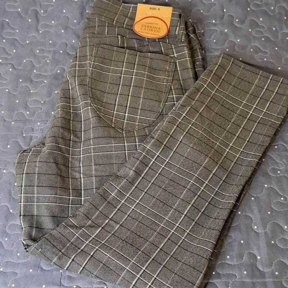 Sabrina Lauren ultra soft perfect fit cropped pants size 8 NWT